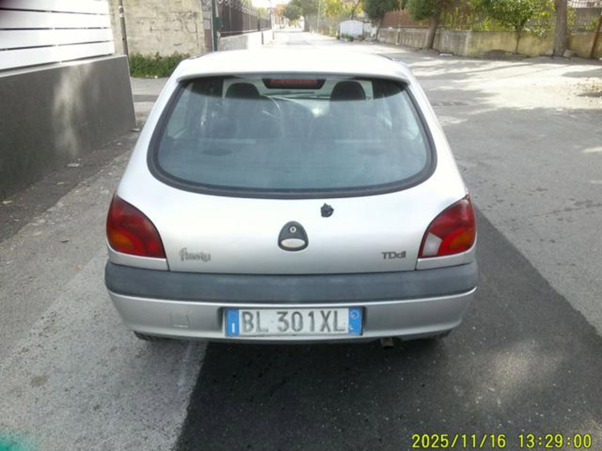 Ford Fiesta 1.8 TDdi cat 5 porte Ambiente (5)