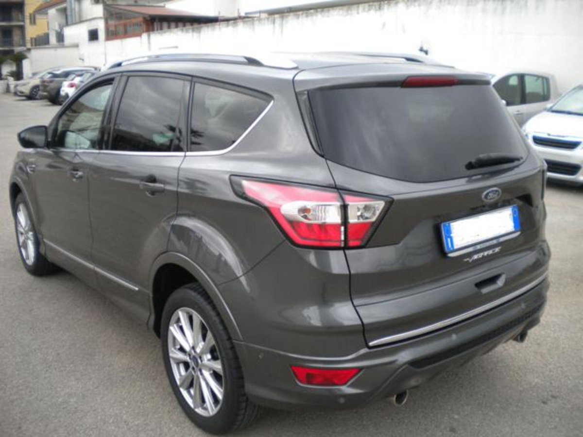 Ford Kuga 2.0 TDCI 180 CV S&S 4WD Powershift Vignale (17)
