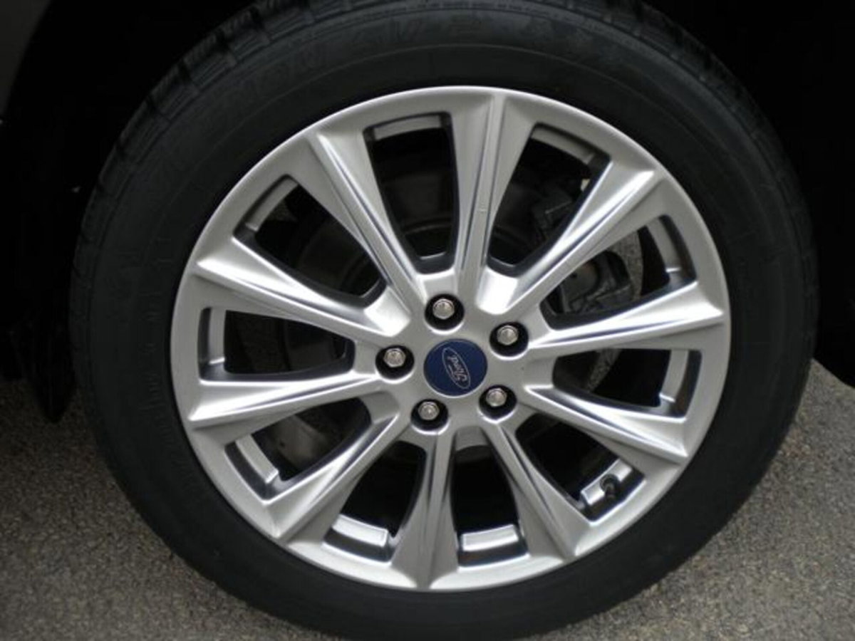 Ford Kuga 2.0 TDCI 180 CV S&S 4WD Powershift Vignale (7)