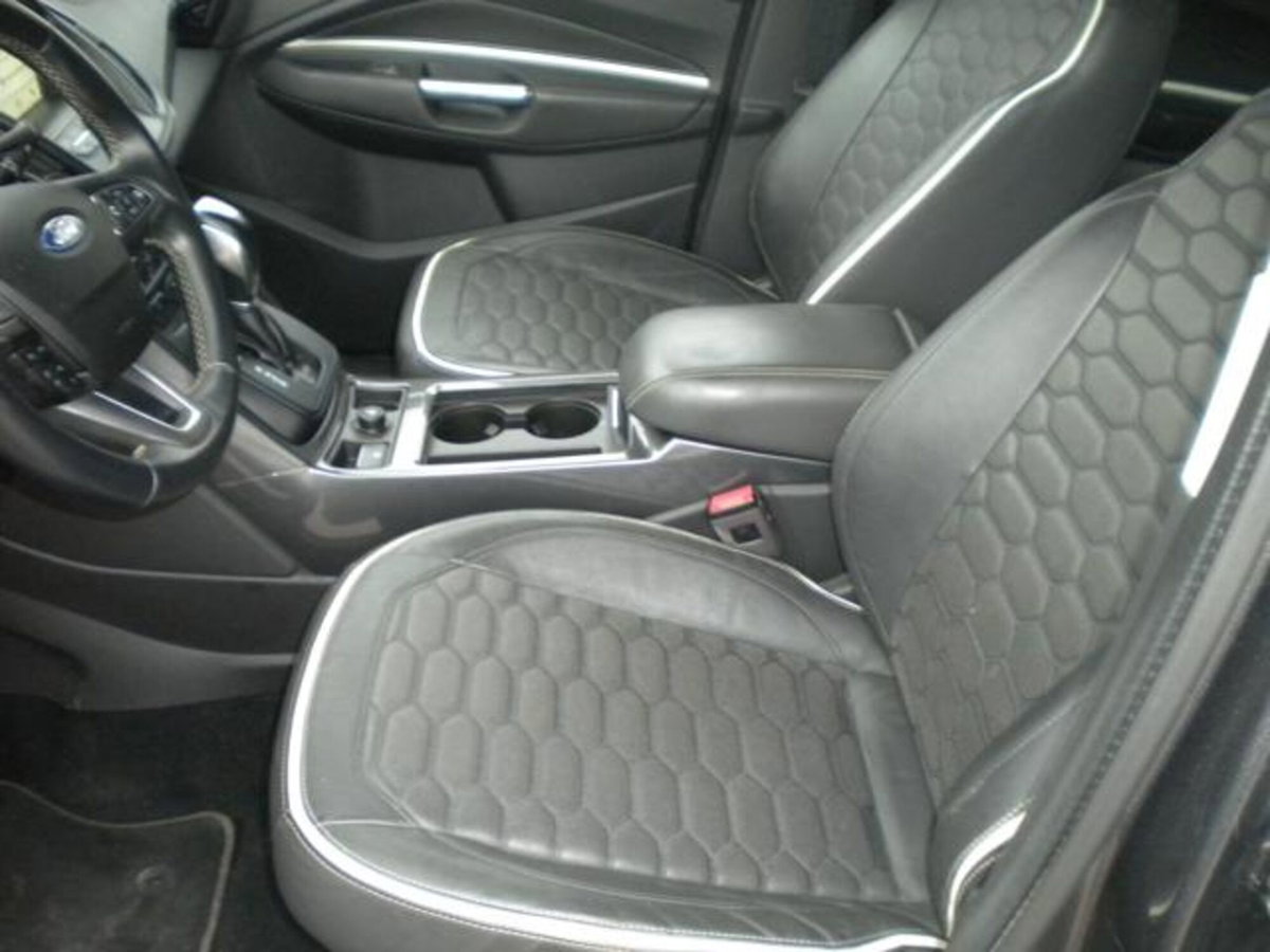 Ford Kuga 2.0 TDCI 180 CV S&S 4WD Powershift Vignale (9)