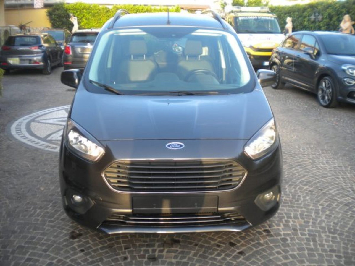 Ford Tourneo Courier 1.5 TDCI 100 CV Sport (13)