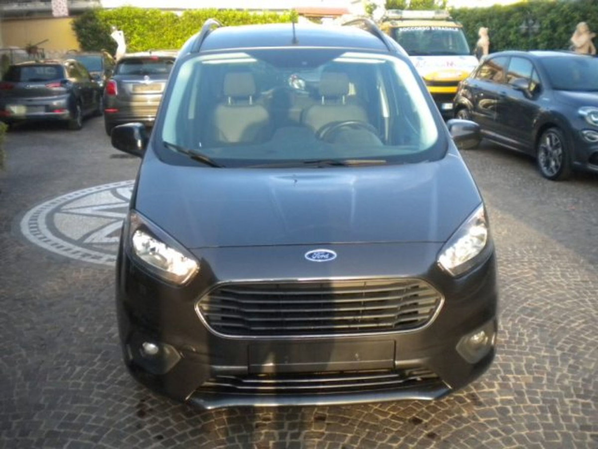 Ford Tourneo Courier 1.5 TDCI 100 CV Sport (2)