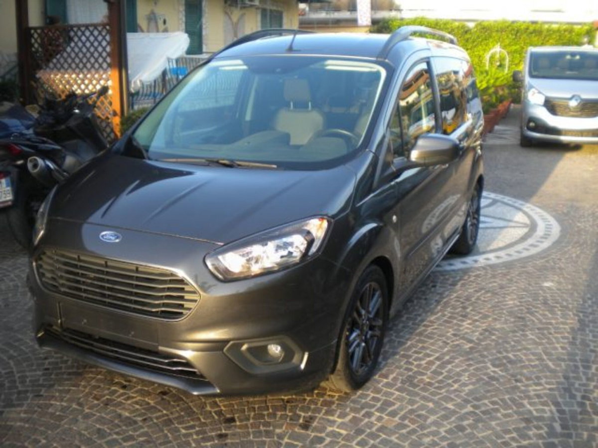 Ford Tourneo Courier 1.5 TDCI 100 CV Sport (3)