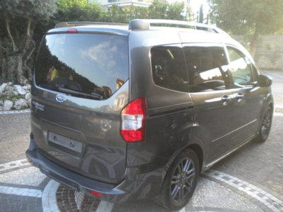 Ford Tourneo Courier 1.5 TDCI 100 CV Sport (5)