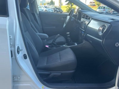 Toyota Auris Station Wagon 1.D-4D Lounge (14)