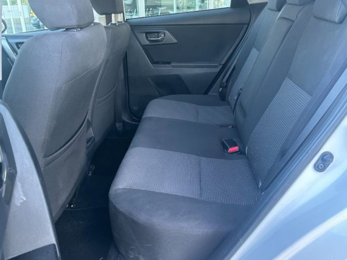 Toyota Auris Station Wagon 1.D-4D Lounge (15)