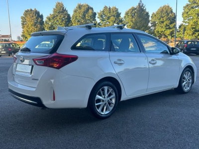 Toyota Auris Station Wagon 1.D-4D Lounge (5)