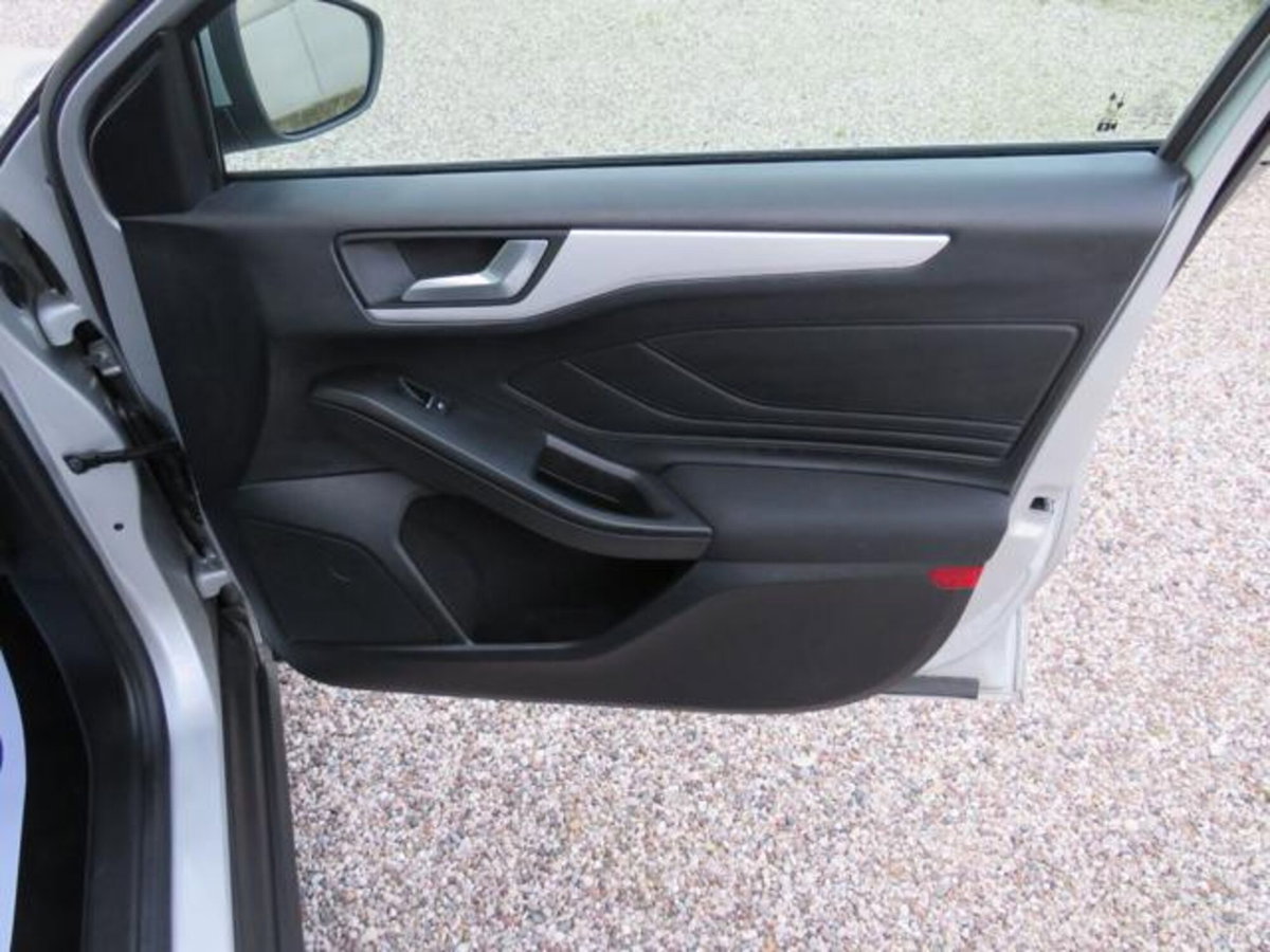 Ford Focus Station Wagon 1.5 EcoBlue 120 CV automatico SW Business Co-Pilot (15)