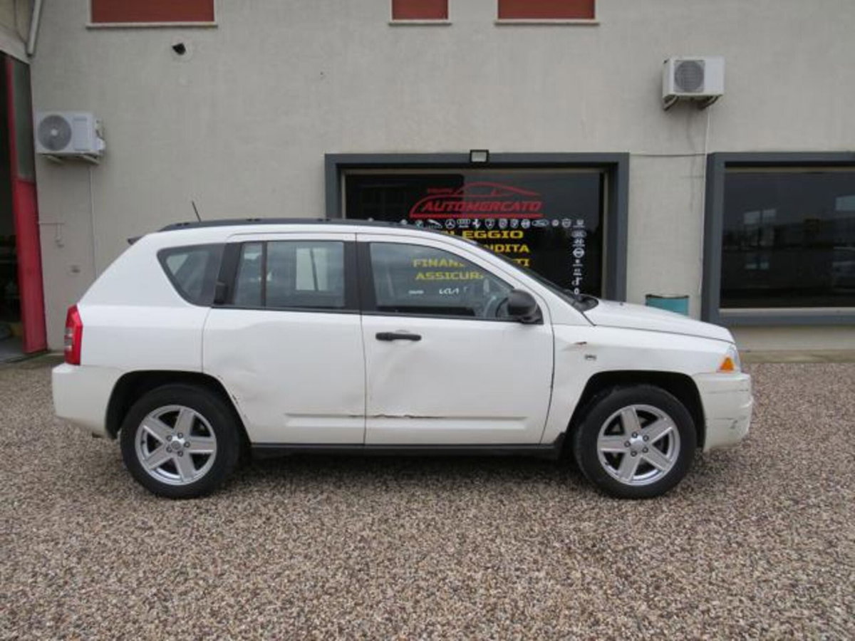 Jeep Compass 2.0 Turbodiesel Sport (4)
