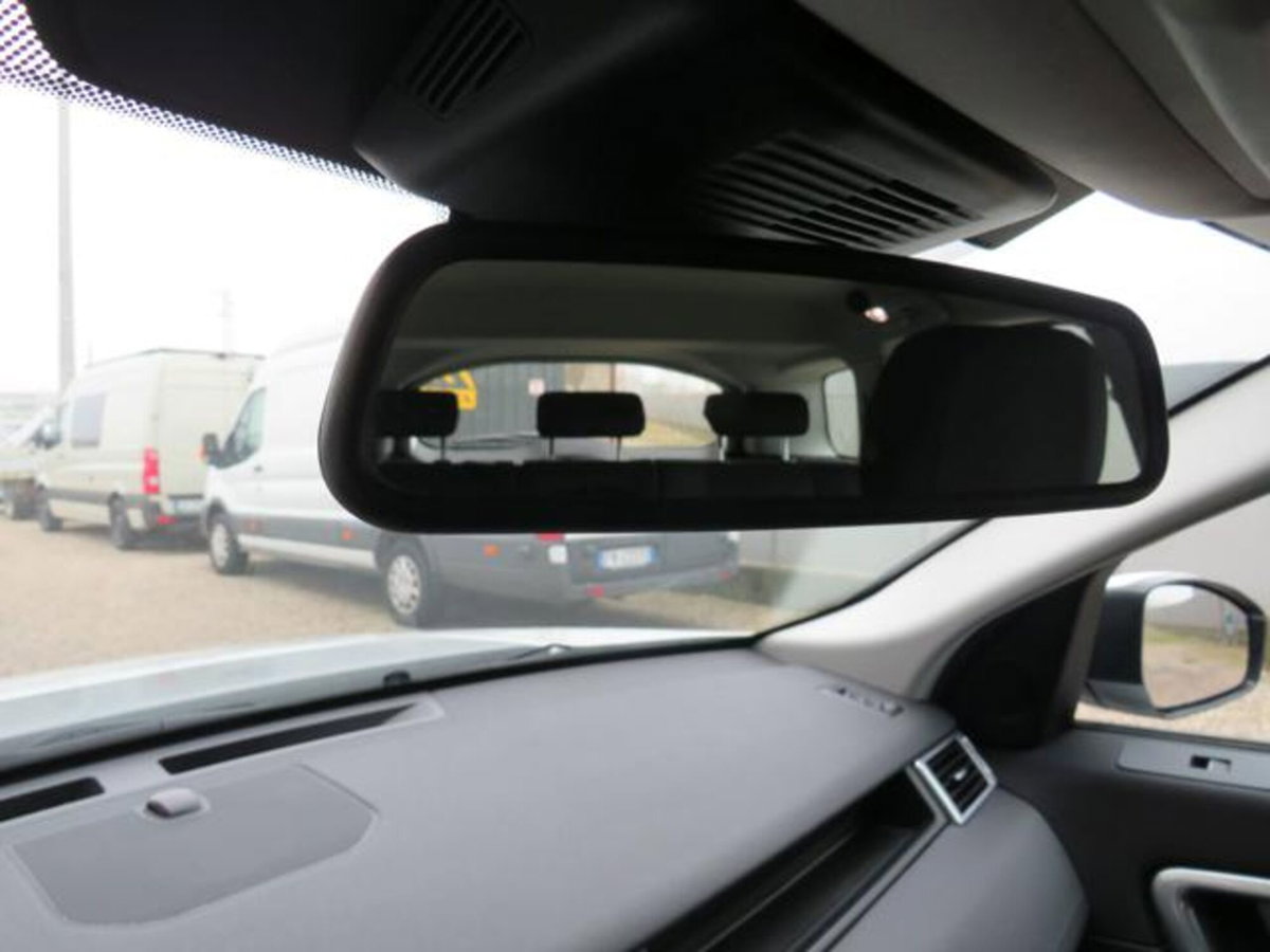 Land Rover Discovery Sport 2.0 TD4 150 CV SE (18)