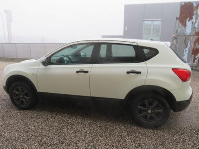Nissan Qashqai 1.5 dCi Tekna (2)