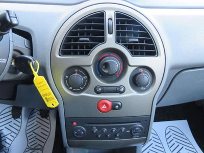Renault Modus 1.2 16V Dynamique (12)