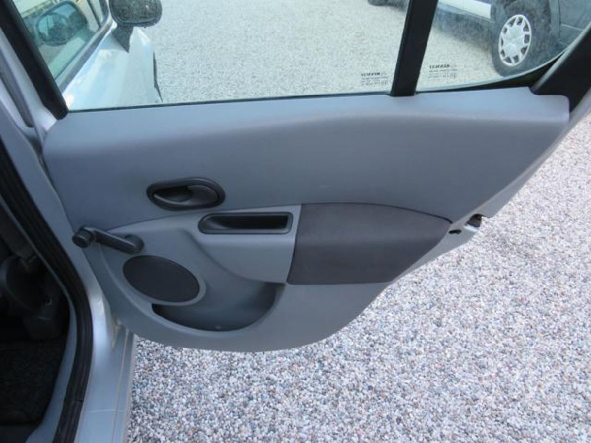 Renault Modus 1.2 16V Dynamique (16)