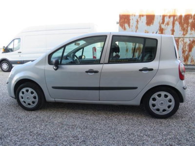 Renault Modus 1.2 16V Dynamique (2)