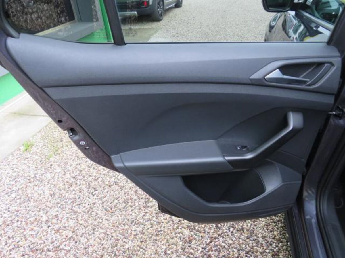 Volkswagen T-Cross 1.0 TSI Style BMT (17)