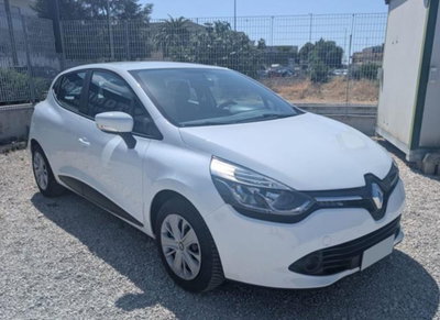 Renault Clio 1.2 75CV 5 porte Zen (2)