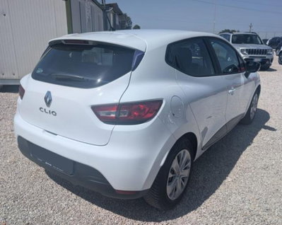 Renault Clio 1.2 75CV 5 porte Zen (3)