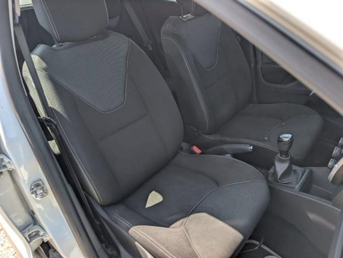 Renault Clio 1.2 75CV 5 porte Zen (8)