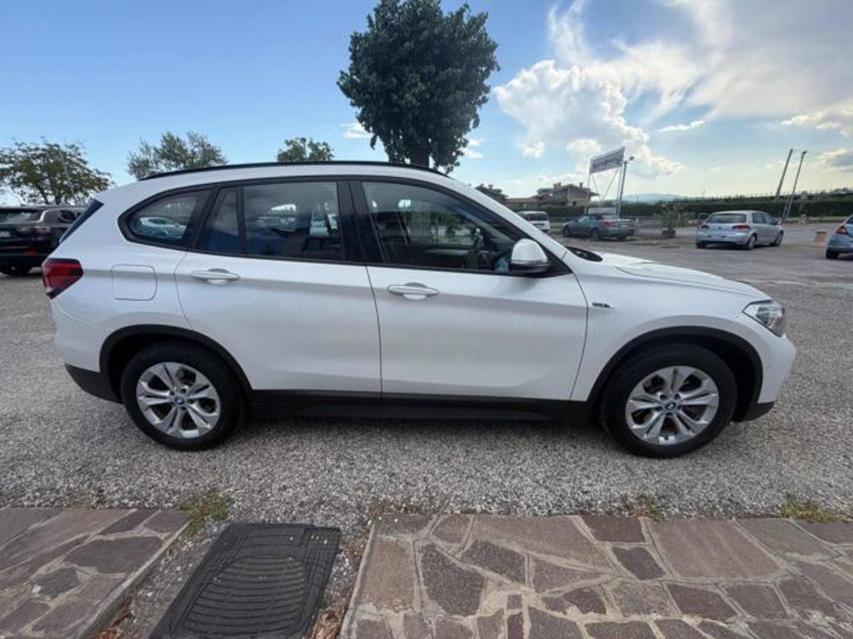 BMW X1 xDrive25e Business Advantage (3)