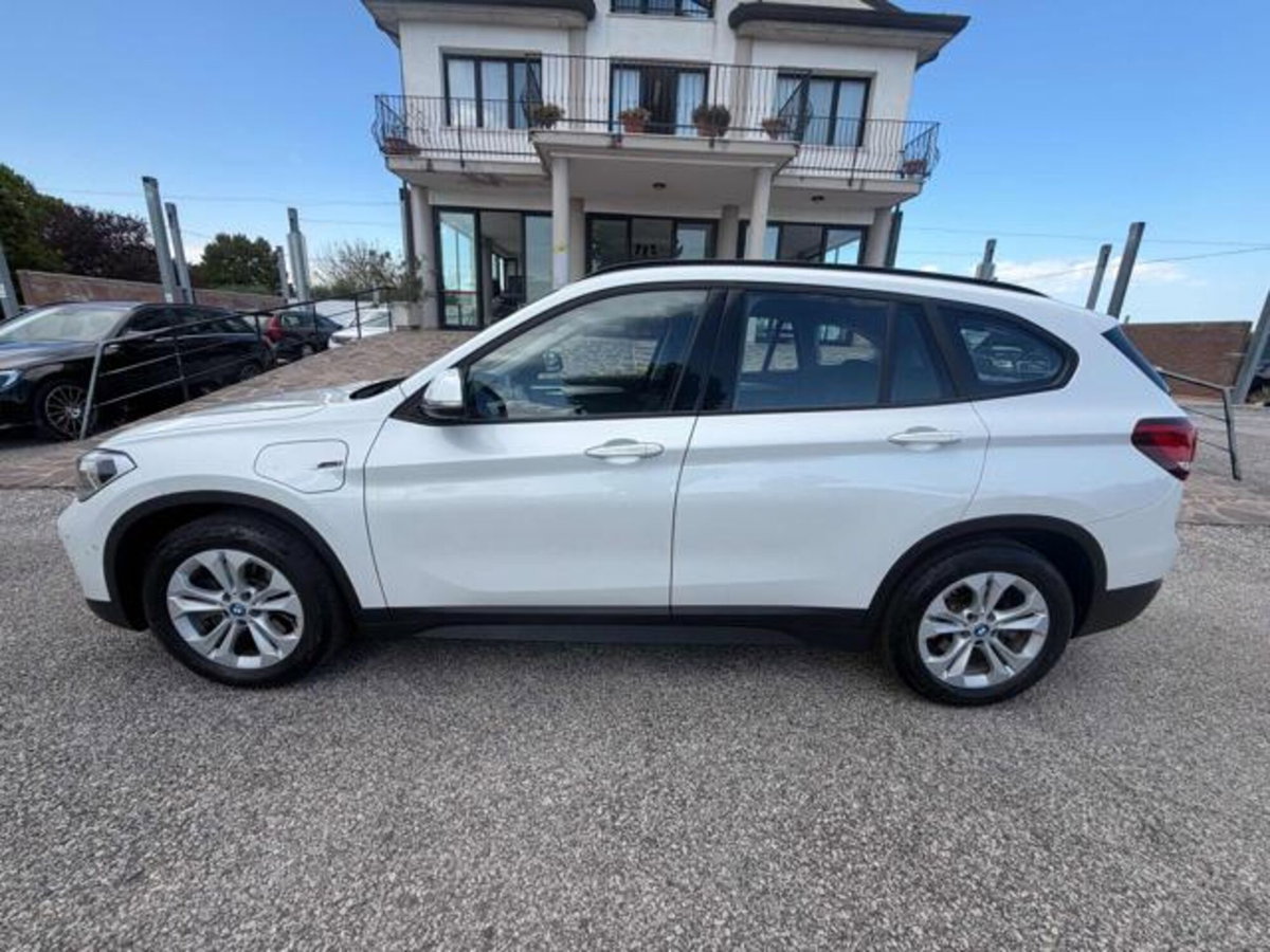 BMW X1 xDrive25e Business Advantage (6)