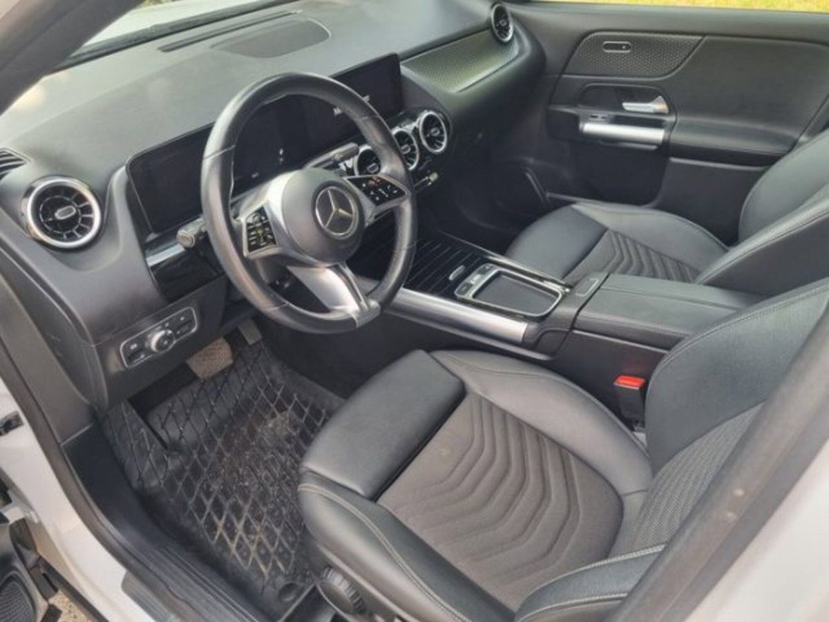 Mercedes-Benz GLA SUV 200 d Progressive Advanced Plus 4matic auto (7)