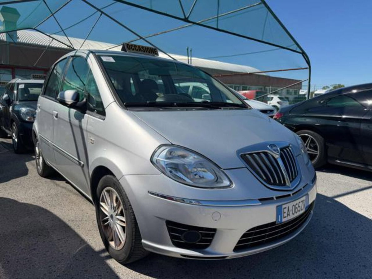 Lancia Musa 1.4 16V EURO 5 Oro Plus (2)