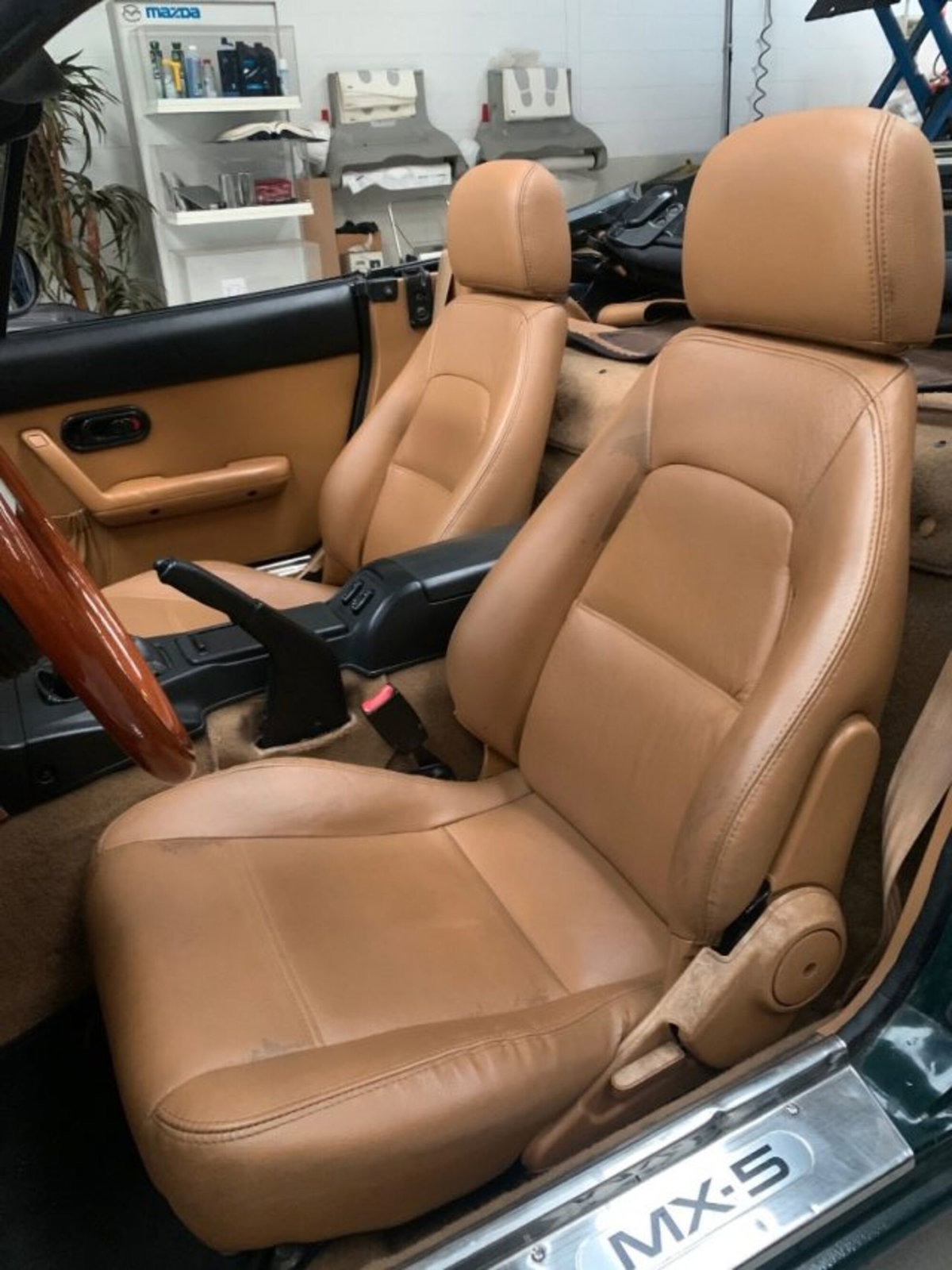 Mazda MX-5 1.6i 16V cat British Green (11)