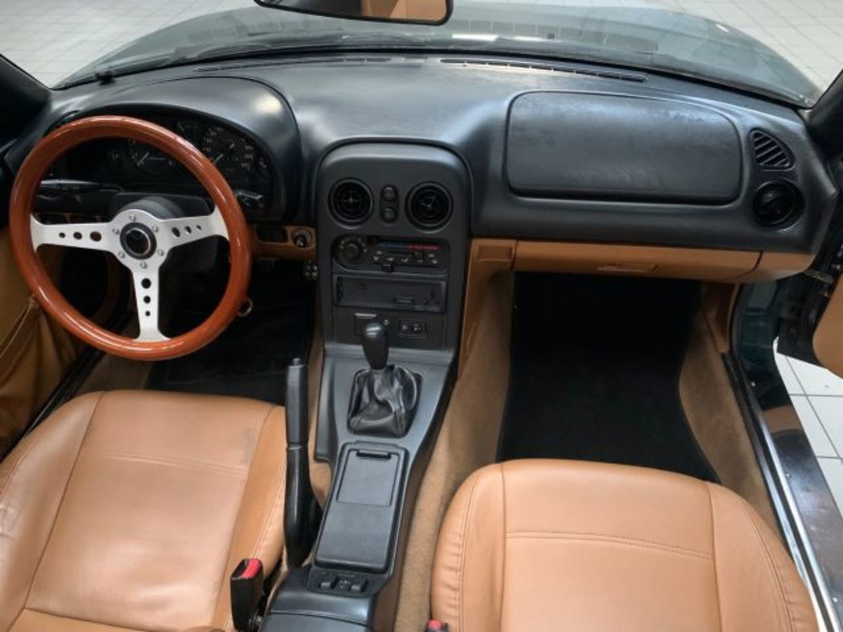 Mazda MX-5 1.6i 16V cat British Green (16)