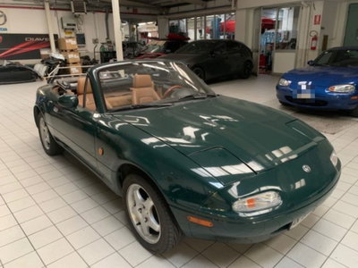 Mazda MX-5 1.6i 16V cat British Green (7)