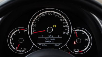 Volkswagen Maggiolino Cabrio 1.6 TDI DSG Design (15)