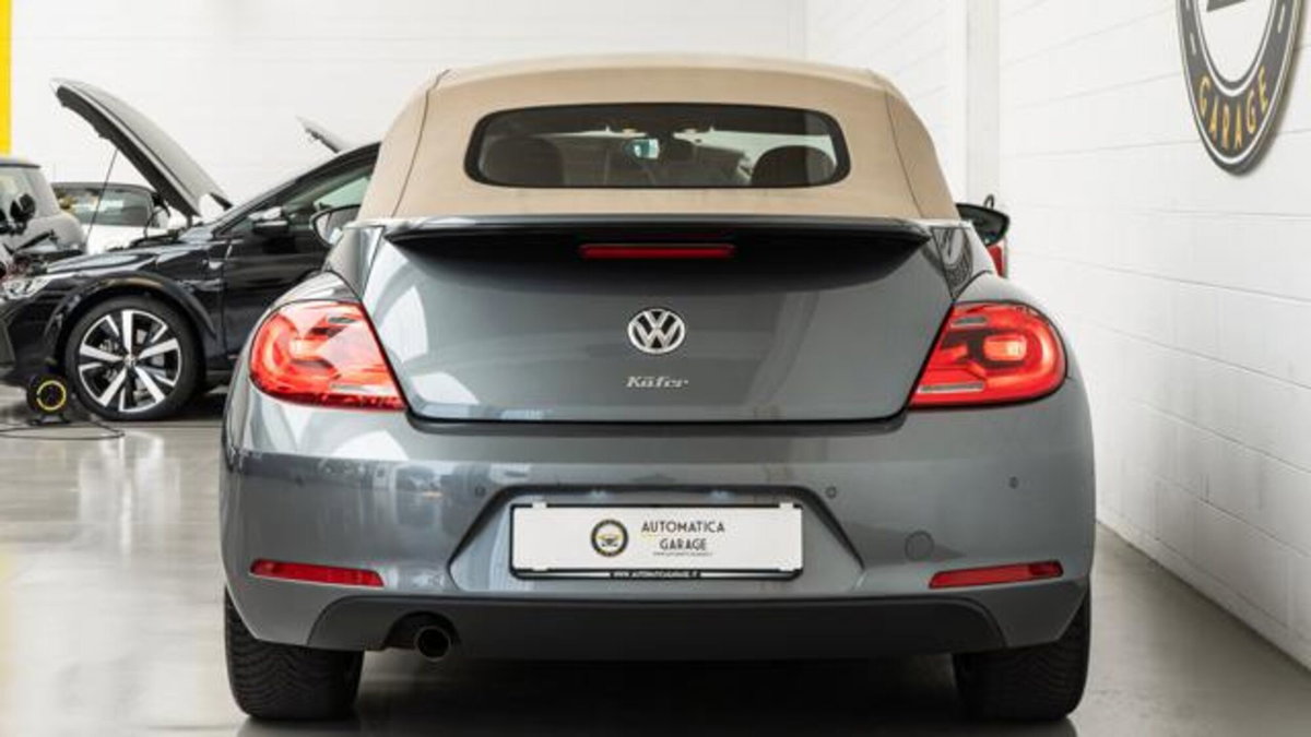 Volkswagen Maggiolino Cabrio 1.6 TDI DSG Design (4)