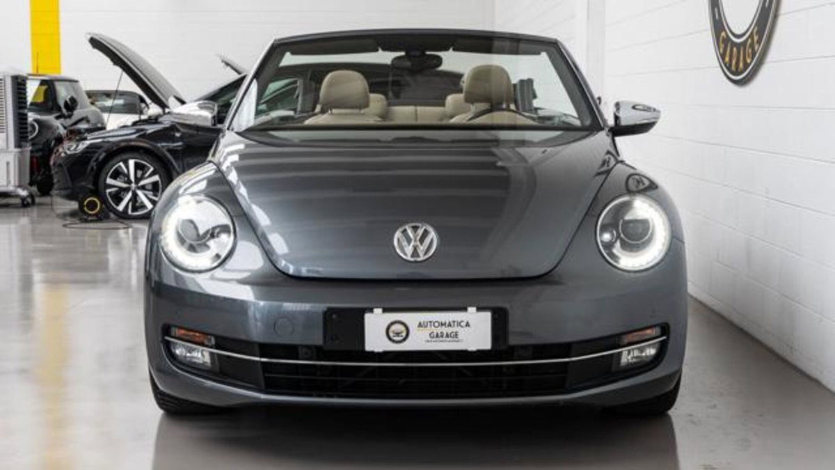 Volkswagen Maggiolino Cabrio 1.6 TDI DSG Design (8)