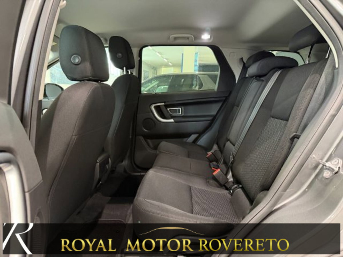 Land Rover Discovery Sport 2.0 TD4 150 CV Pure (10)