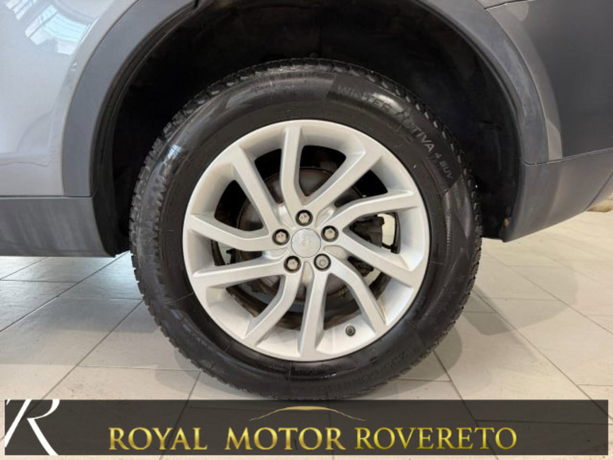 Land Rover Discovery Sport 2.0 TD4 150 CV Pure (4)