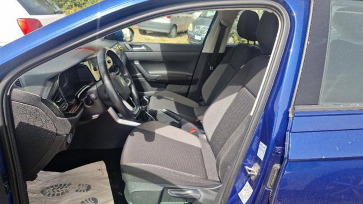 Volkswagen Taigo 1.0 tsi R-Line 95cv (4)