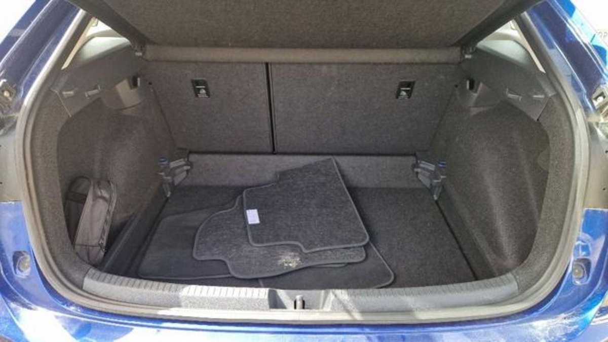 Volkswagen Taigo 1.0 tsi R-Line 95cv (7)
