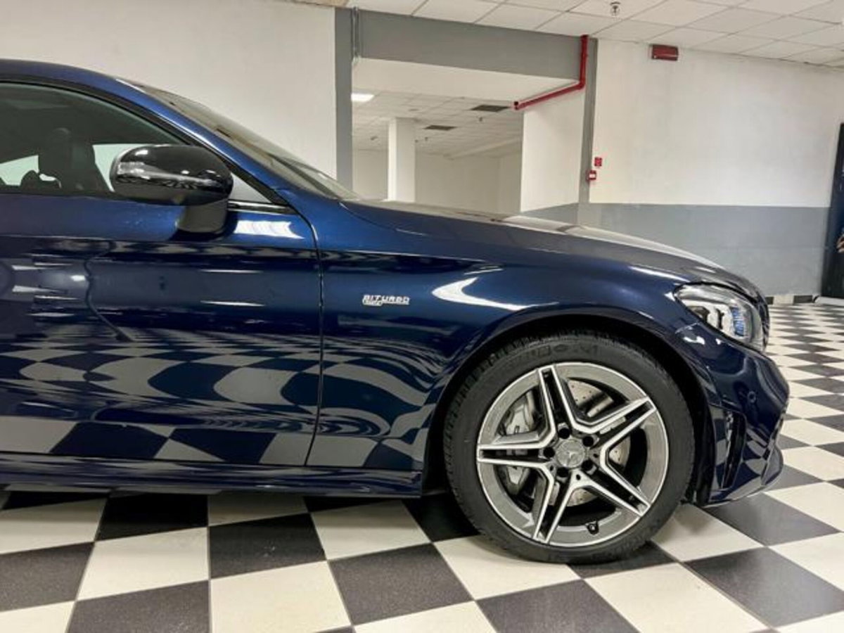 Mercedes-Benz Classe C Coupé 43 4Matic AMG Coupé (3)