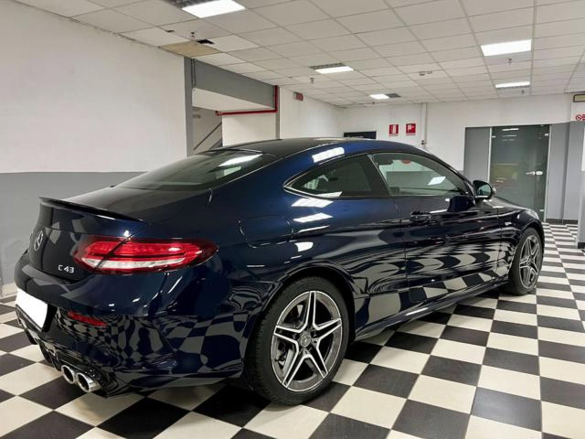 Mercedes-Benz Classe C Coupé 43 4Matic AMG Coupé (6)