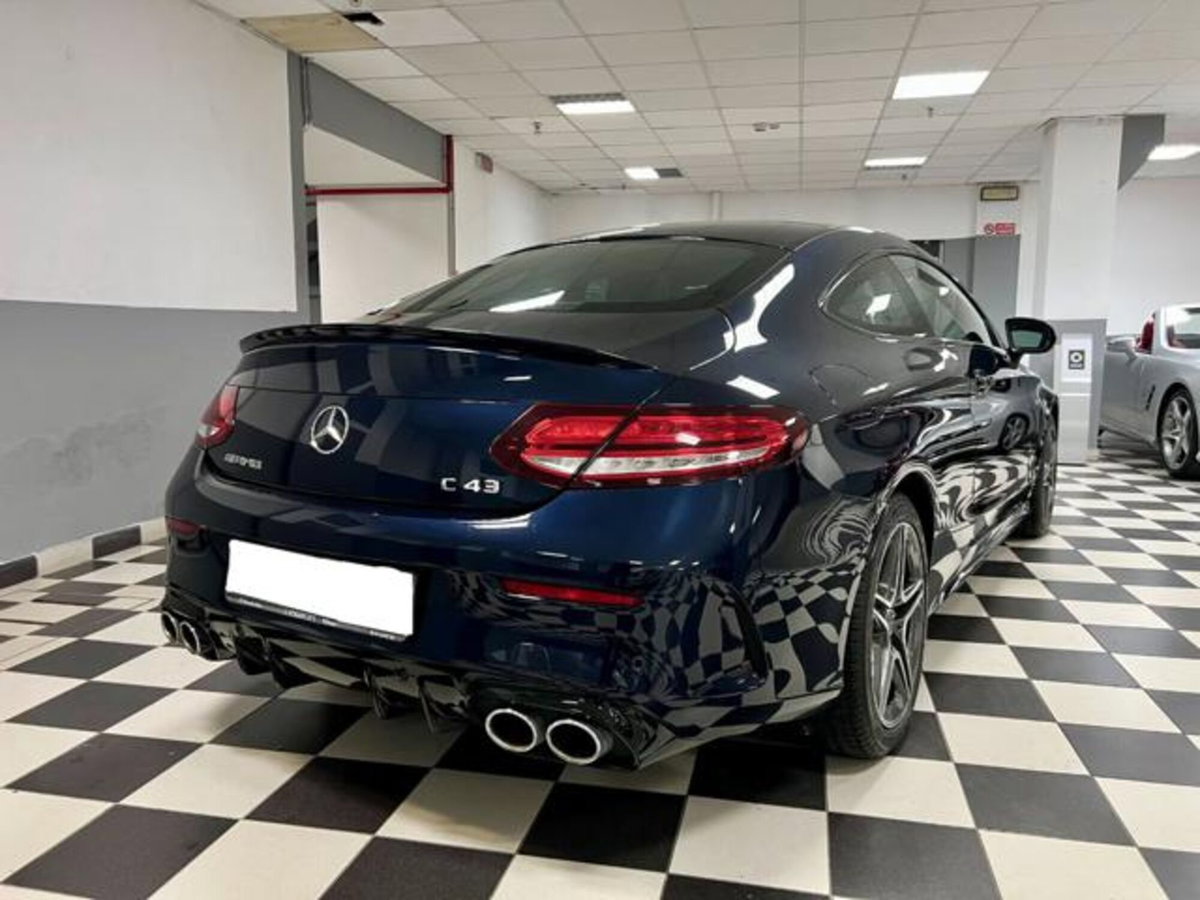 Mercedes-Benz Classe C Coupé 43 4Matic AMG Coupé (7)