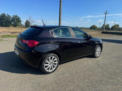 Alfa Romeo Giulietta 1.4 Turbo Distinctive Gpl 120cv (4)