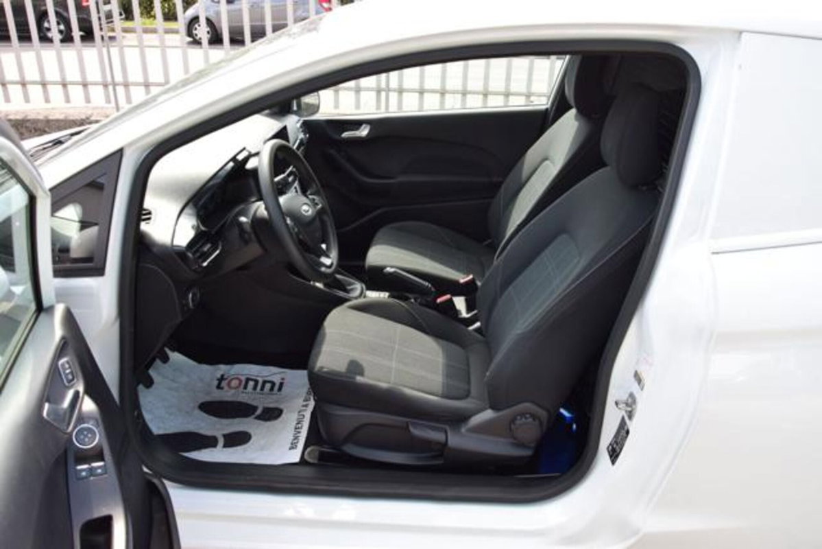 Ford Fiesta 1.5 TDCi 85 CV 3 porte  Business (10)