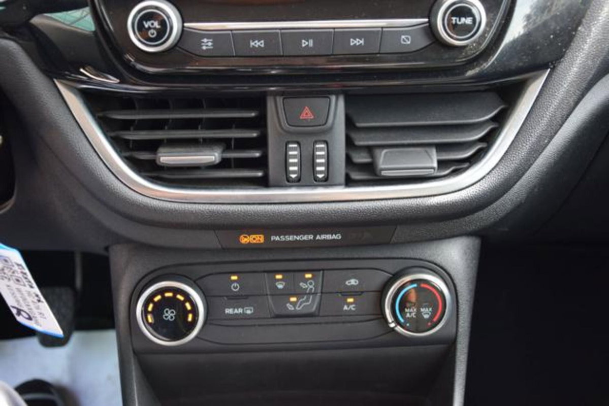 Ford Fiesta 1.5 TDCi 85 CV 3 porte  Business (15)