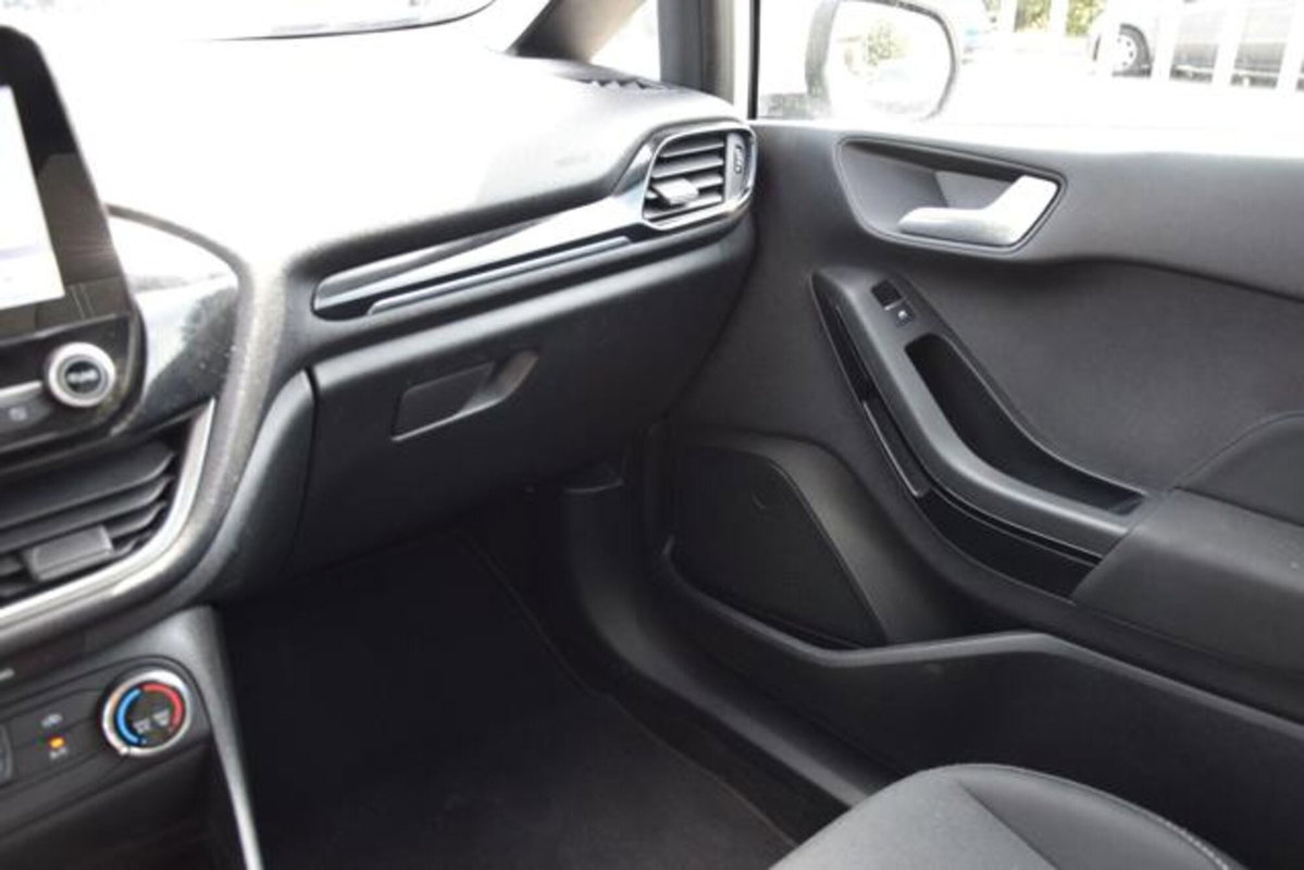 Ford Fiesta 1.5 TDCi 85 CV 3 porte  Business (17)