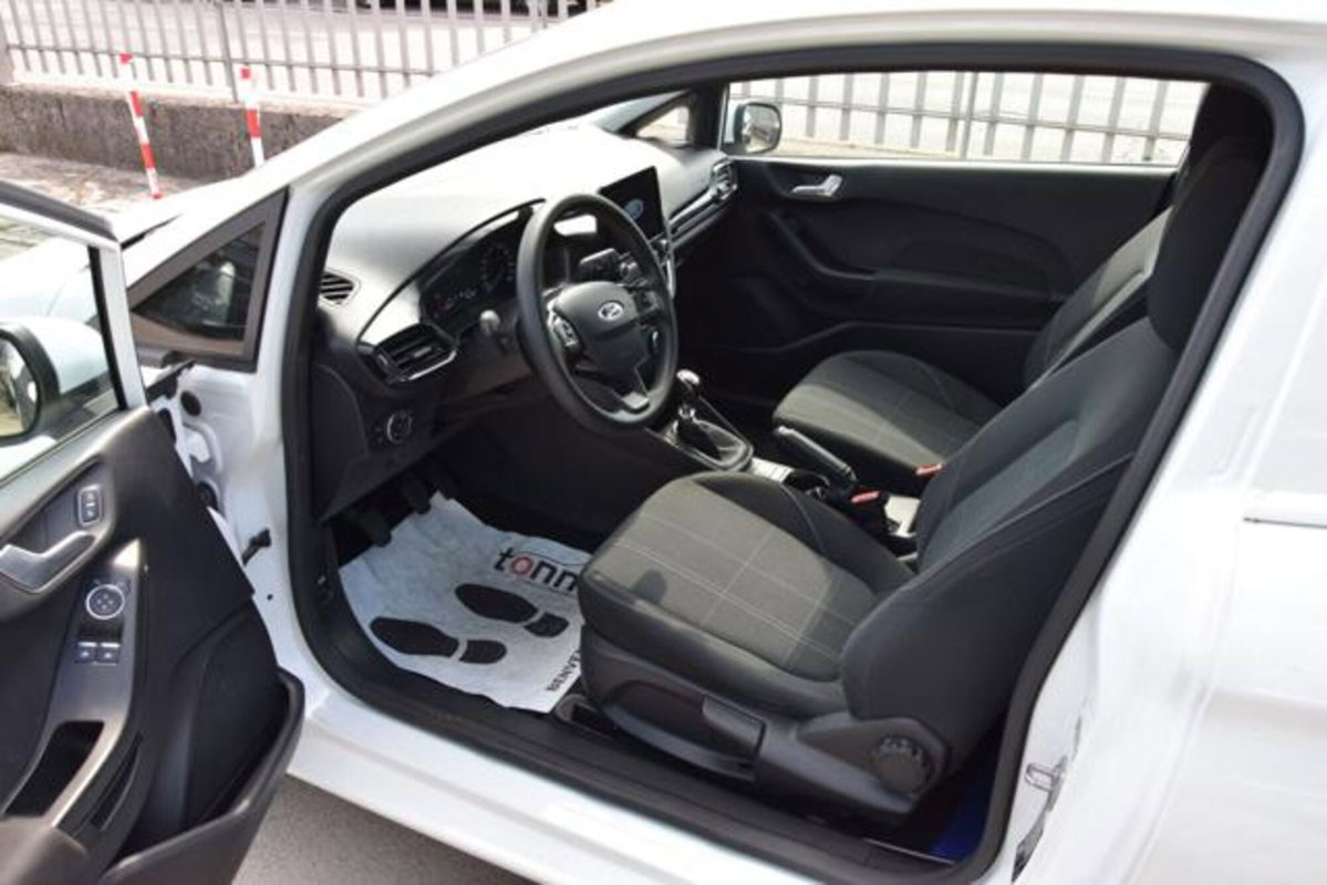Ford Fiesta 1.5 TDCi 85 CV 3 porte  Business (9)