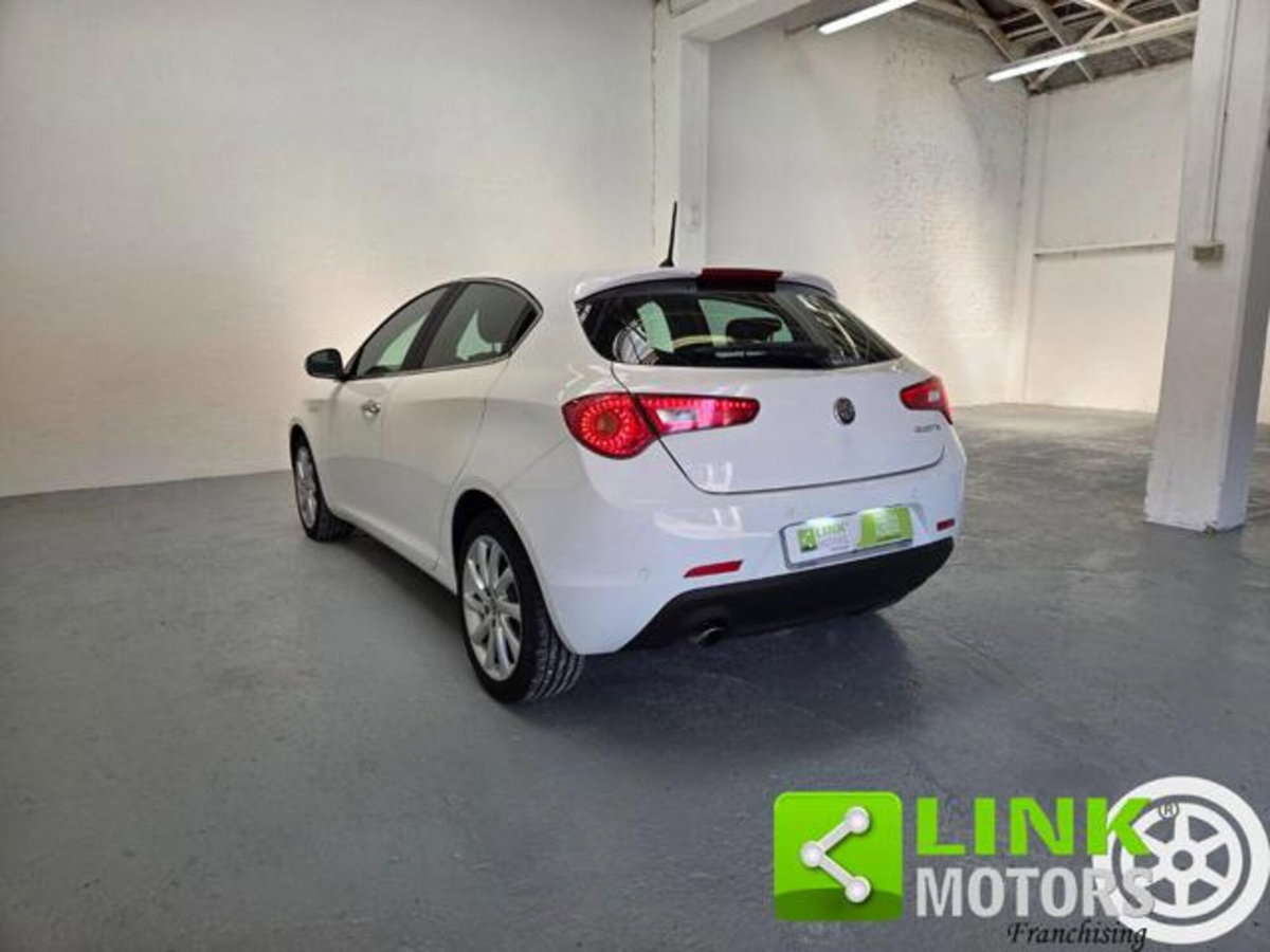 Alfa Romeo Giulietta 1.6 JTDm Super 120cv tct my18 (13)