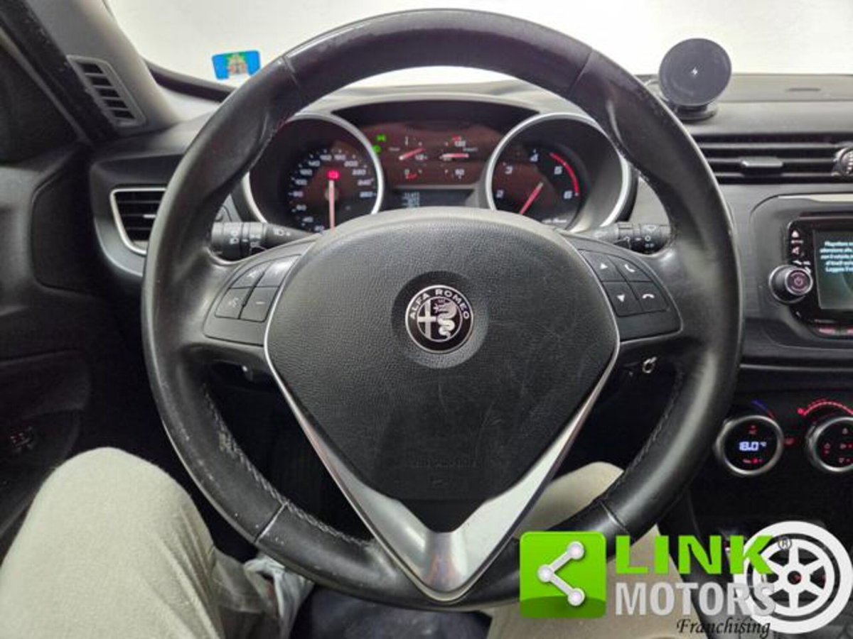 Alfa Romeo Giulietta 1.6 JTDm Super 120cv tct my18 (5)