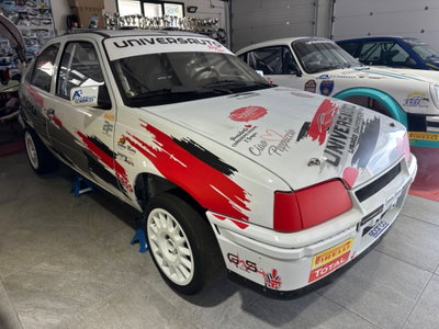 Opel Kadett 2.0 3 porte GSi (3)