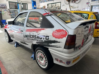 Opel Kadett 2.0 3 porte GSi (4)