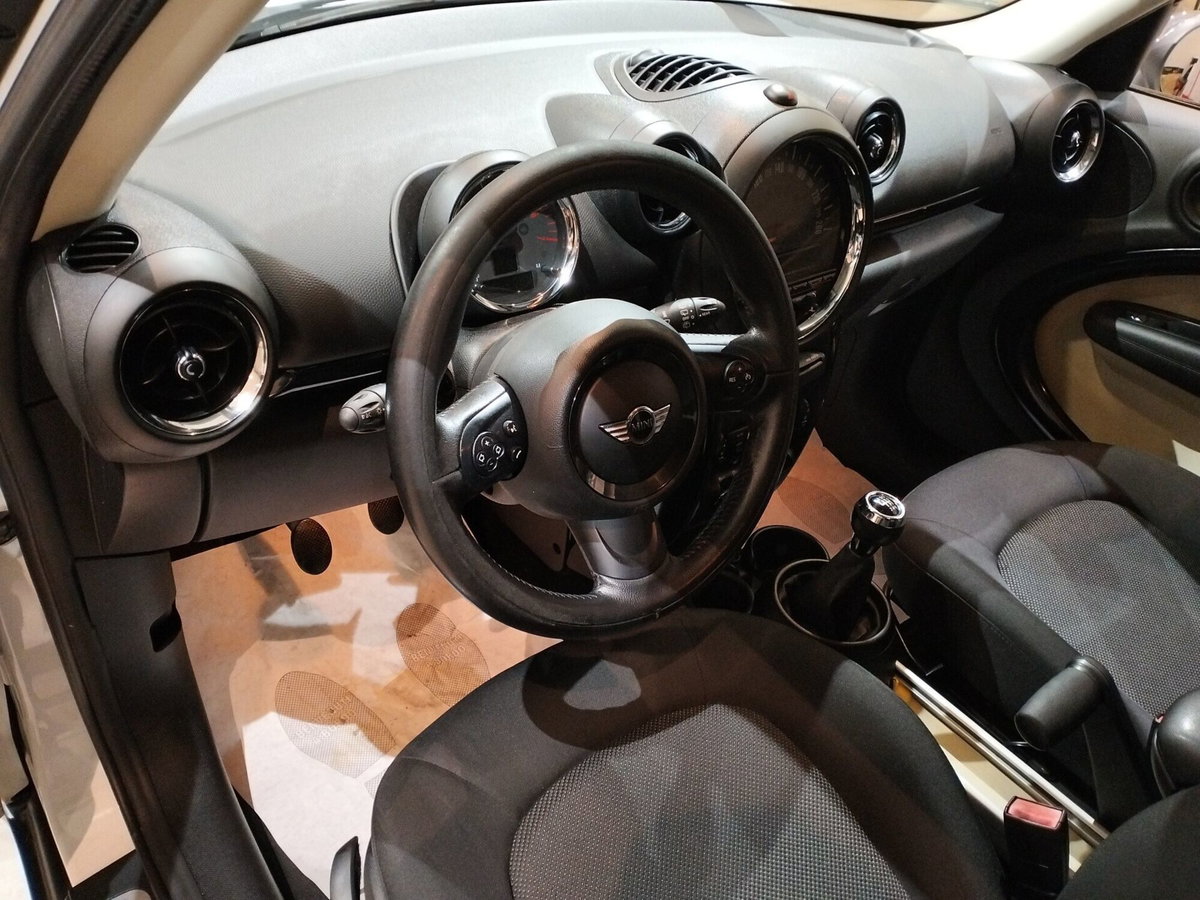 MINI Mini Countryman 1.6 Cooper D Countryman (8)