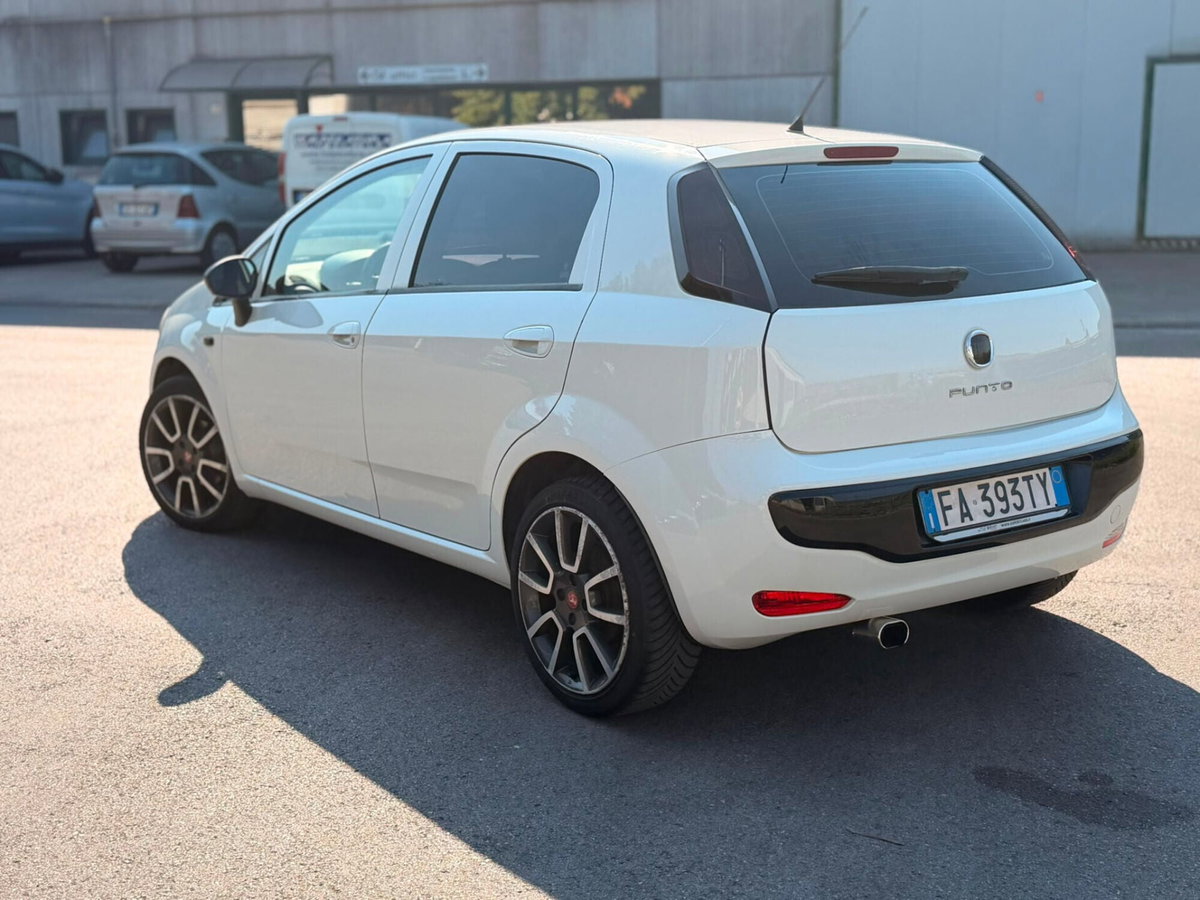 Fiat Punto 1.3 MJT II 75 CV 5 porte Lounge (5)